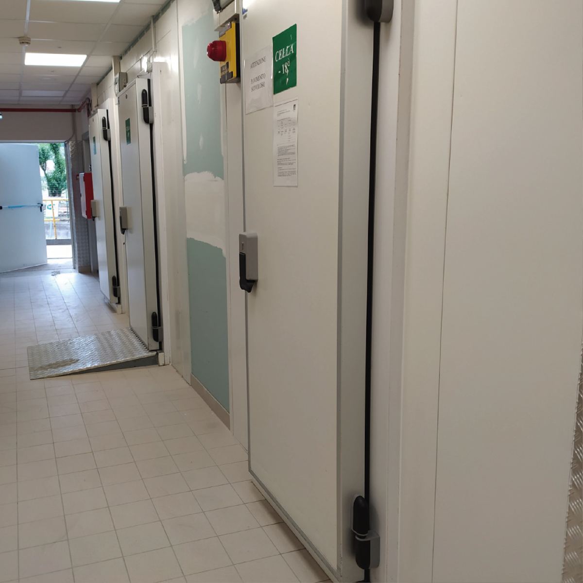 Porte di accesso alle celle frigorifere